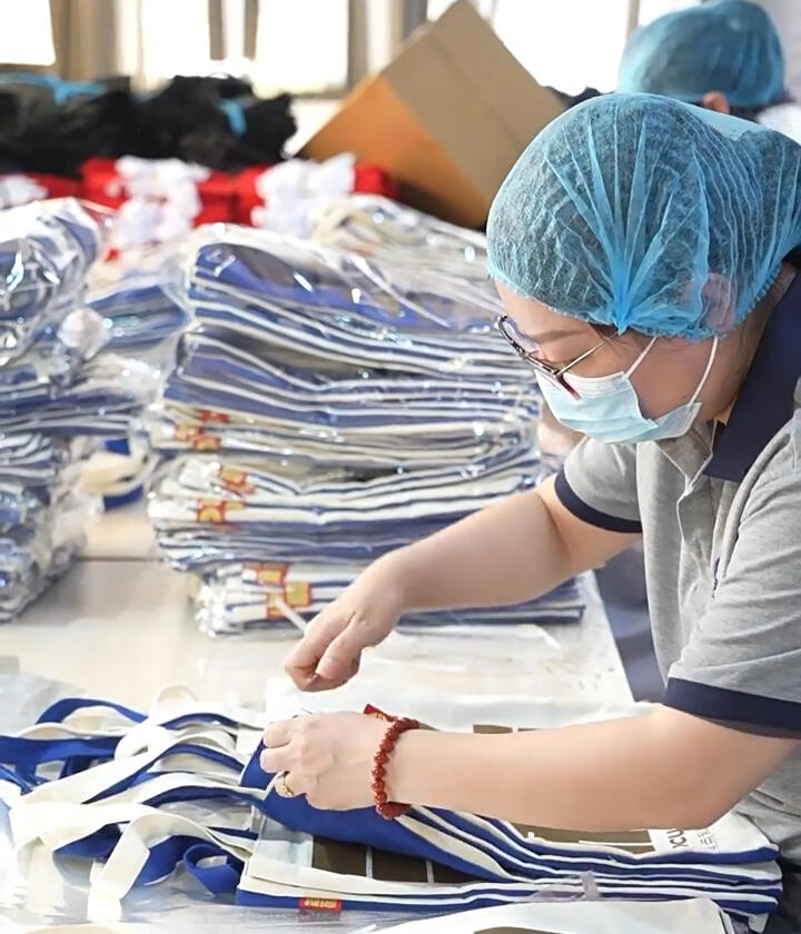 Artwork design for shopping bags Artwork design for shopping bags